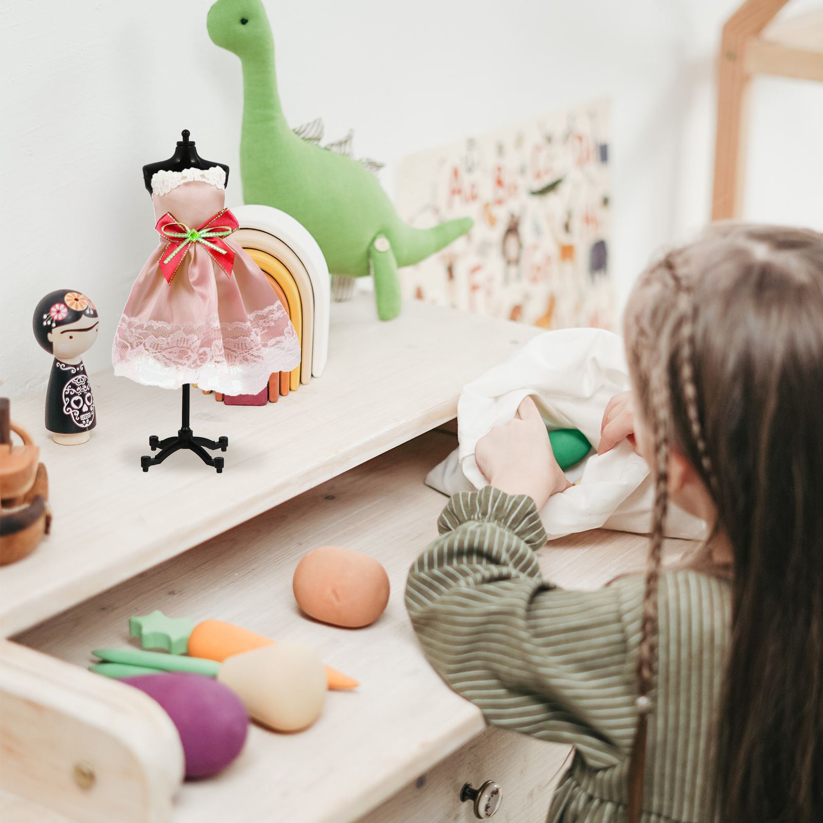 4pcs Mini Doll Dress Support Mannequin Model Stand Accessories (Mixed Style)