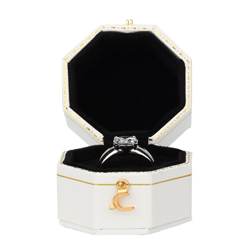 Mini Zwarte Achthoekige Pu Lederen Vintage Sieraden Display Voorstel Trouwring Box Voor Mannen En Liefhebbers Dating: White