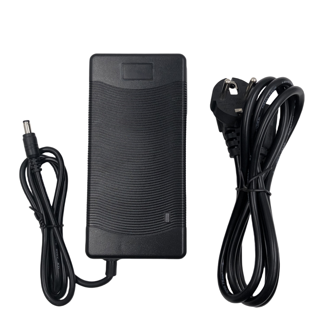 48V Fast Charger Output 54.6V4A Li-ion Battery Charger for 13S 48V Li-ion Battery pack DC5.5