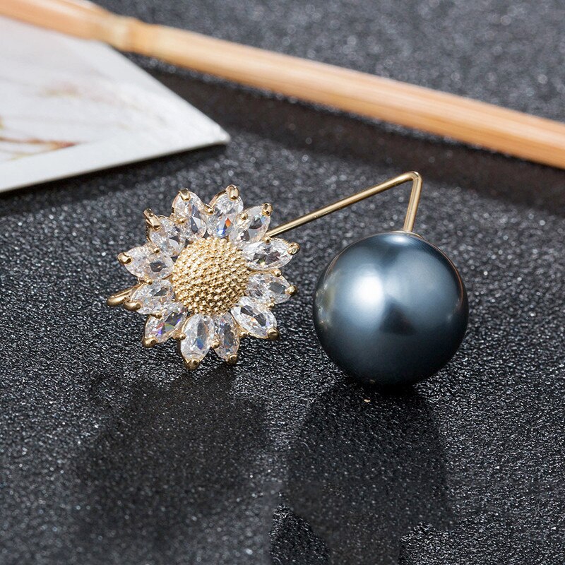 neue Perle Brosche Anti-Blendung Kleidung Festen Stift Blume Strass Metall Stifte Schnalle Broschen für Frauen Zubehör: 13
