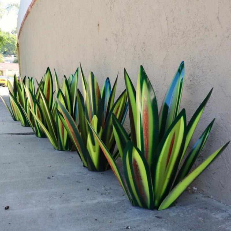 Artificial Iron Agave Plants Ornaments, Outdoor Garden/ Backyard/ Porch Decorative Faux Plants: 01