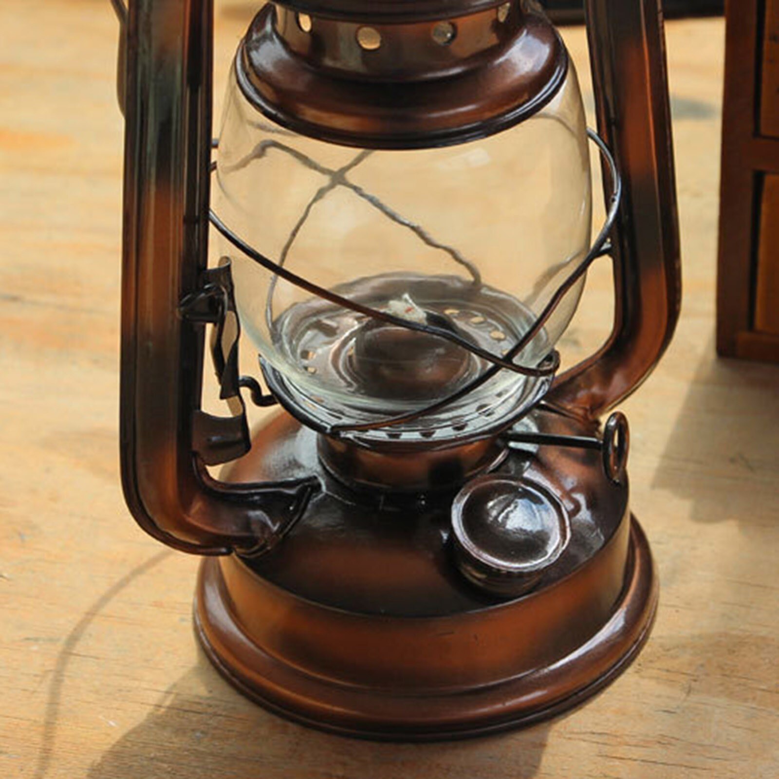 Household Portable Kerosene Hand-held Lamp Illuminates The Road In A Snowstorm Outdoor Portable Lighting Lamp