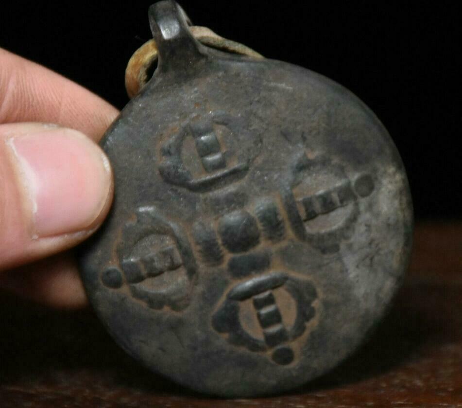 Tibet Buddhism Bronze Vajra-pestle Protective Talisman Charts Amulet pendant