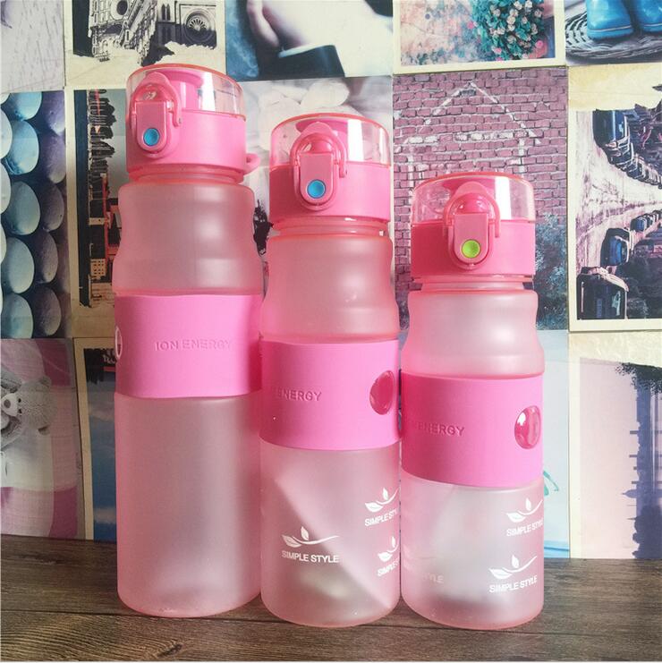 Zounich vesipullo urheilullinen proteiiniravistelija ulkomatka kannettava tiivis tritan muovi suuri kapasiteetti juomapullo bpa ilmainen: 500ml / Musta
