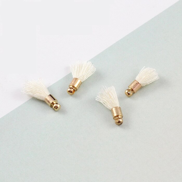 10 st 1.5cm mini bomullstråd tofsar med hattar pysseltillbehör dekorativa smycken armband halsband nyckel mobiltelefon hänge: Beige