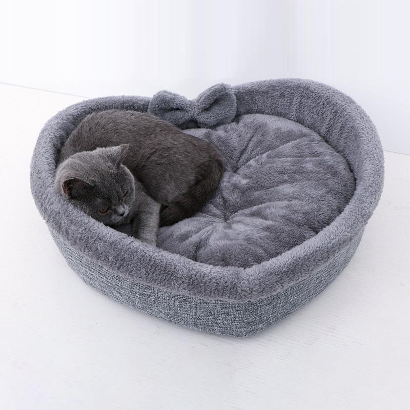 Pet Cat Bed Kennel Heart-shaped Dog Winter Warm Sleeping Bag Super Soft Puppy Cushion Mat Portable Pet Nest for Cat Dog Supplies