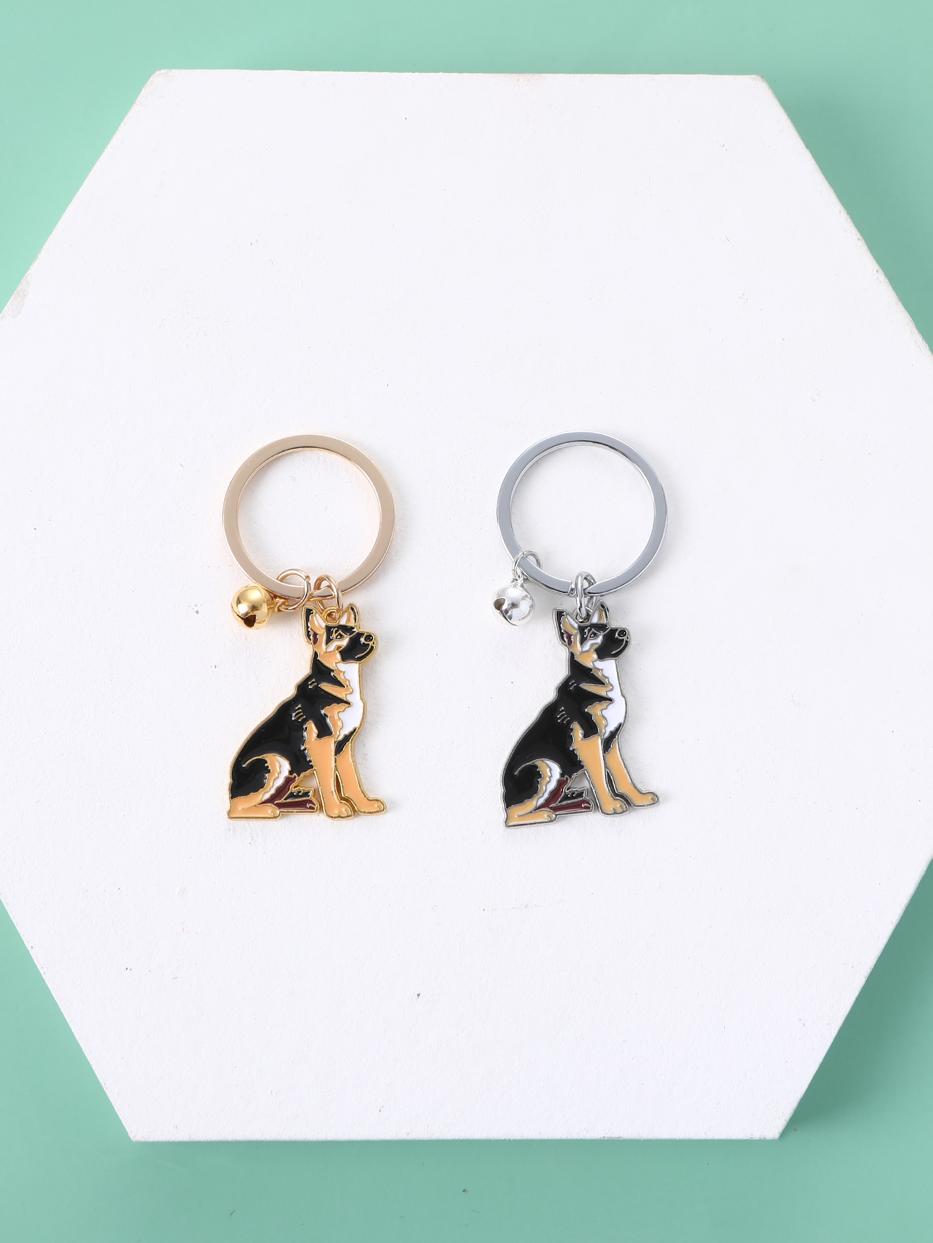 Pet German shepherd dog Keychain Dog Pendant Animal Bell Enamel Keyring Women Bag Jewelry Girls