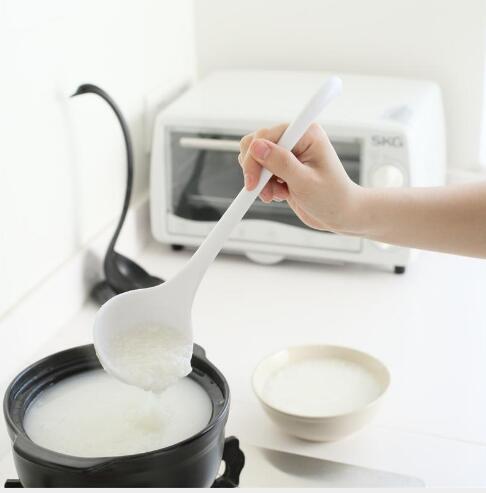 1 stk køkken tilbehør svane suppe ske lang skaft grød monster ske med bakke køkken madlavningsværktøj gå kend