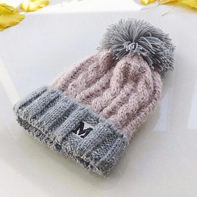 Geborduurde letters effen kinderwintermuts wollen streep gebreide kindermuts gehaakte meisjesmutsen winter jongensmuts babymutsen: Roze