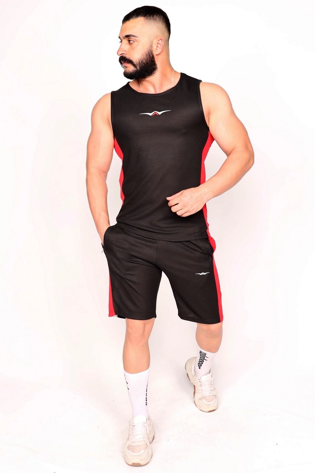 Sportshold åndbar shorts & undertrøje sort