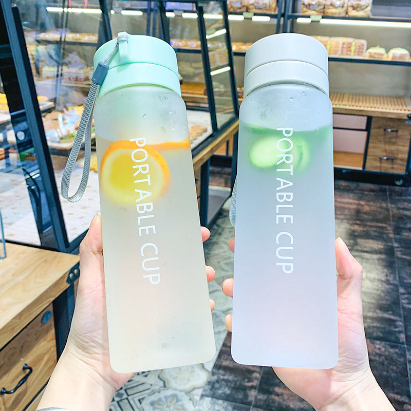 Waterfles grote capaciteit buitensport waterbeker plastic mannen en vrouwen eenvoudige waterfles 600/800ml waterflessen