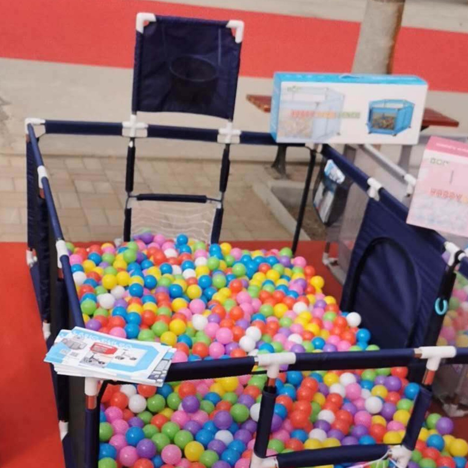 Recinto gigante del gioco del bambino con il centro di attività portatile della parete della maglia traspirante del canestro di calcio della struttura di tiro per dell'interno ed all'aperto