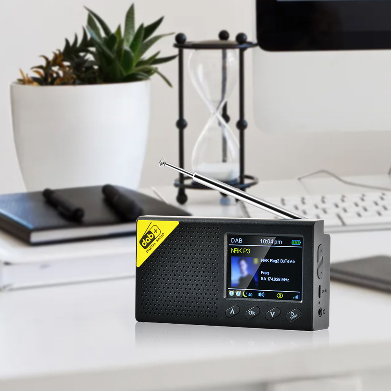 Digitales DAB- und UKW-Radio mit BT, tragbares digitales Radio, wiederaufladbarer kabelloser DAB+FM-Empfänger mit Stereo-Lautsprecher-Soundsystem