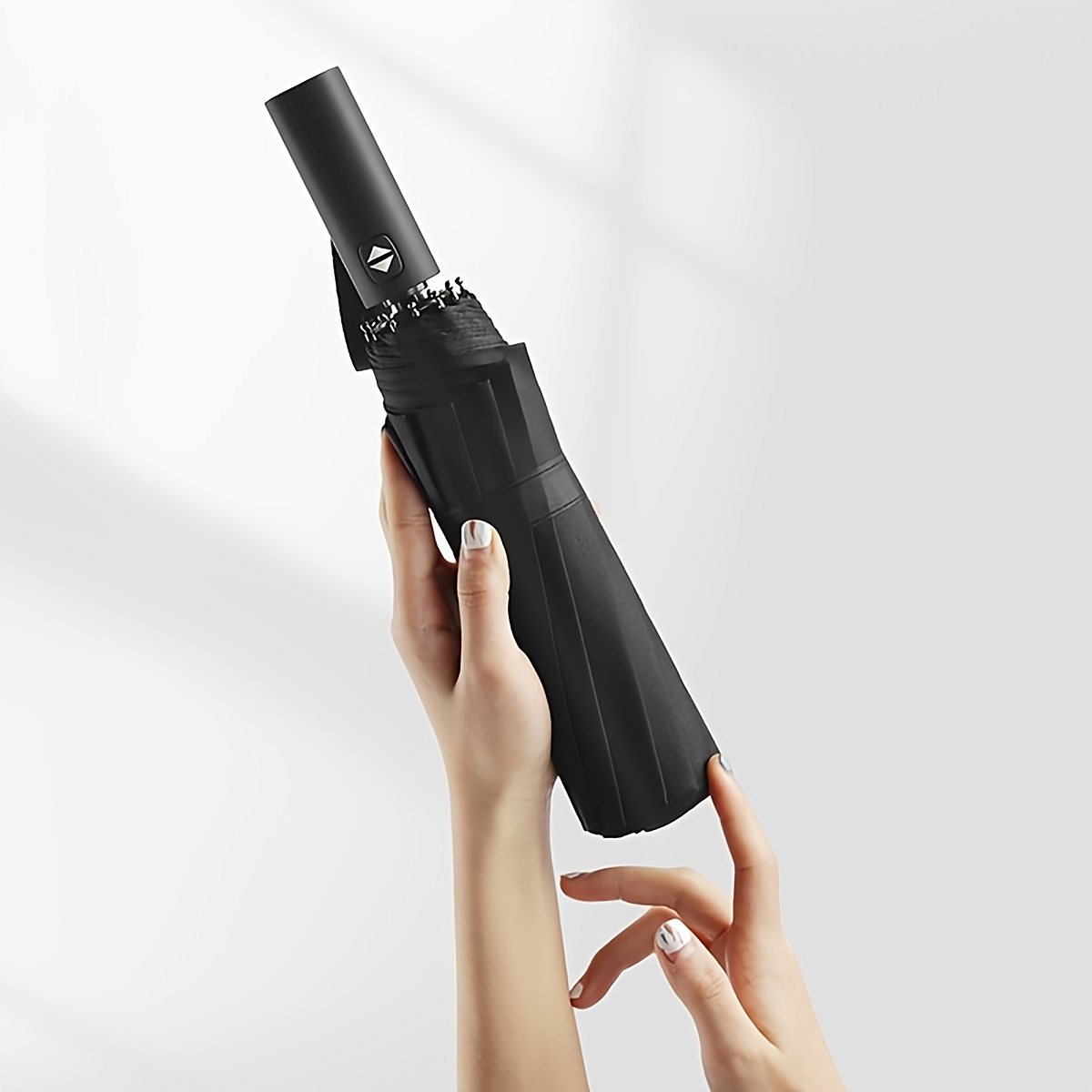 Ombrello pieghevole automatico extra larga: telaio doppio rinforzato, UV e antivento. Essenziale durevole, compatto e per tutte le stagioni.: nero