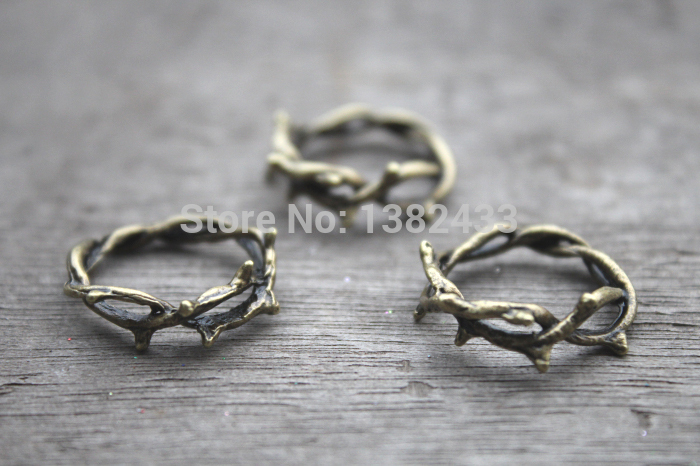10 stuks- kroon van doornen charmes, ring doorn, brons takje ring, tak ring hangers, charmes, accessoire 23 mm