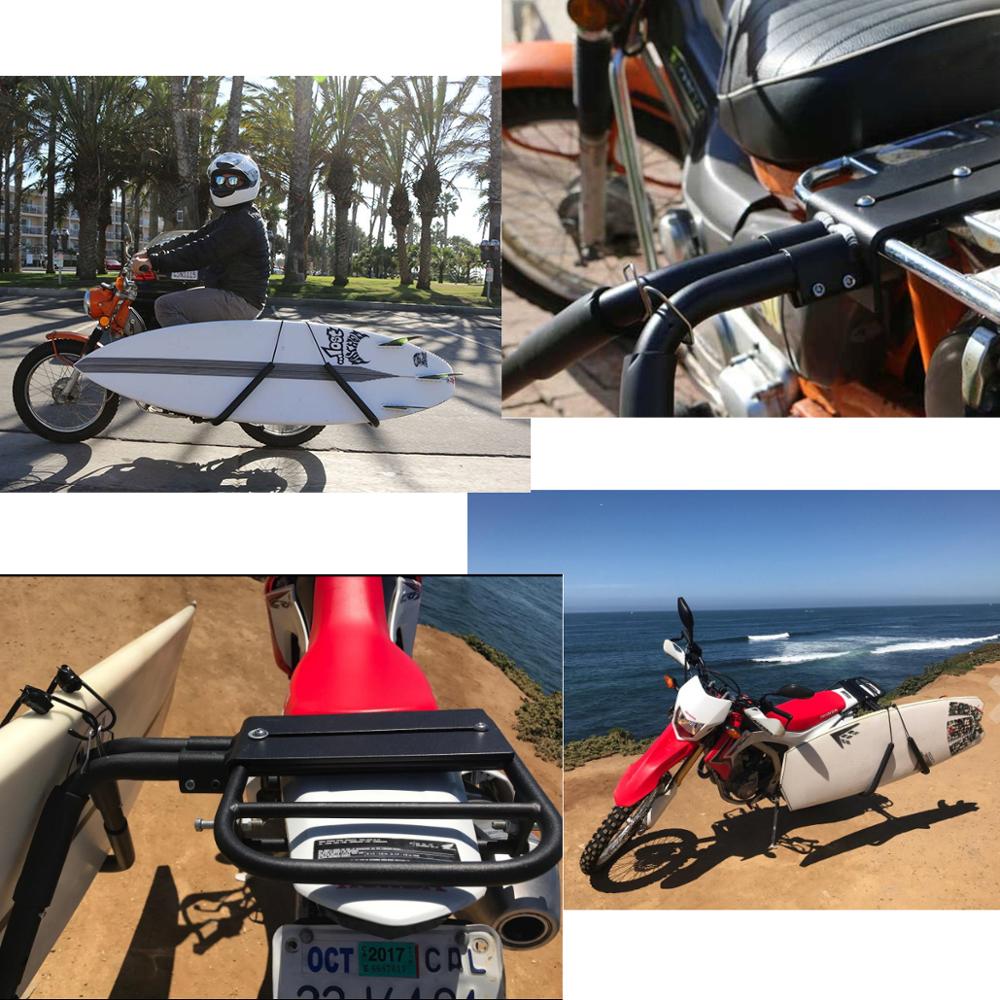 Support planche de surf pour utilisation sur moto, accessoire idéal pour transporter un surf, laissant le siège arrière disponible, installation facile et rapide,