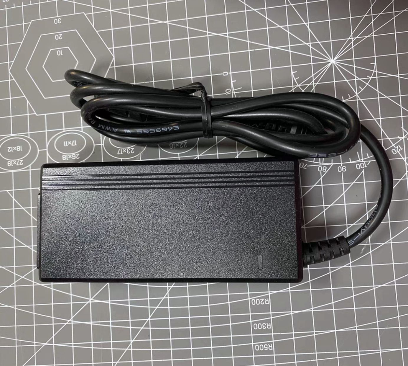Genuine CWT 24V 2.71A 65W AC DC Adapter Power Supply KPL-065M-VI KPL-065M-Vl Switching Power Laptop Adaptor Charger