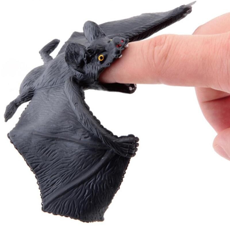 1pcs Halloween Simulation Bat Trick Toy Children Prank Simulation Horror Bat Model Hanging Prop Halloween Party Decoration