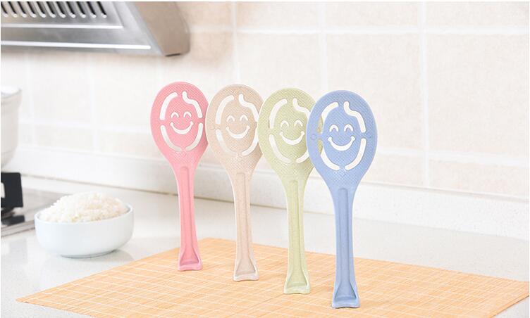 1PC Kitchenware Dining Stalk Smiling Face Non-stick Spoon Egg Divider Plastic Spatula Rice Spoon Tablespoons OK 0865