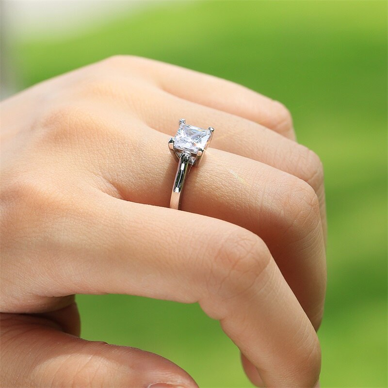CAOSHI Einfache Solitär Prinzessin schneiden Zirkonia Versprechen Ringe für Frauen Silber Farbe empfindlich Hochzeit Partei Schmuck