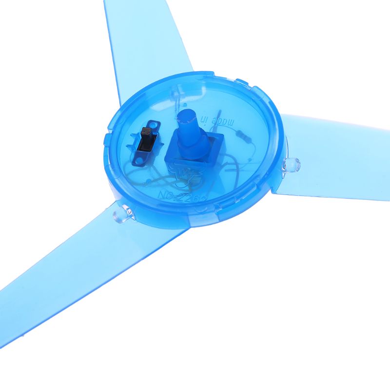 Led-blinkende, fliegende untertasse mit propeller aus kunststoff, spielzeugscheibe, hubschrauber mit zugseil