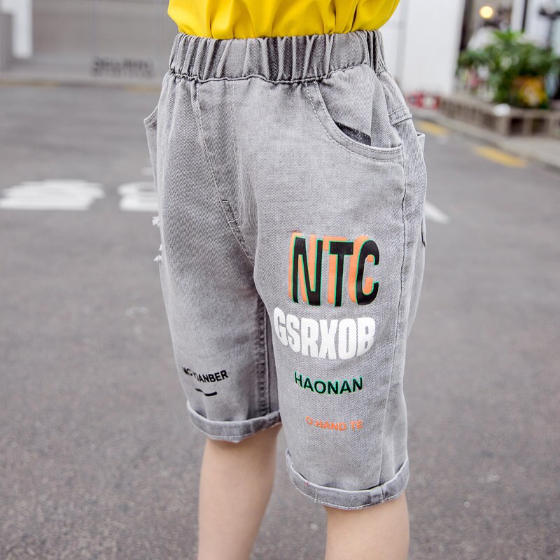 Baby Jungen Denim Shorts Sommer Kinder Kurze Harem Hosen Brief Druck Kind Denim Weiche Baumwolle Jean Shorts für Jungen alter 2-9Y