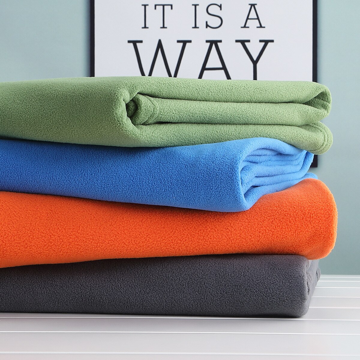 100*150cm Folding Thickened Yoga Warm Blanket Polar Fleece Microfiber Portable Yoga Mat Multifunction Portable Fitness Blanket
