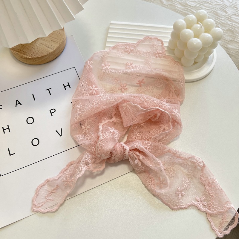 Bufanda de seda pequeña de encaje de Color para mujer, bufanda larga que combina con todo, bufanda de carpeta Triangular decorativa, protección para el cuello, cinta para el cabello de amarre