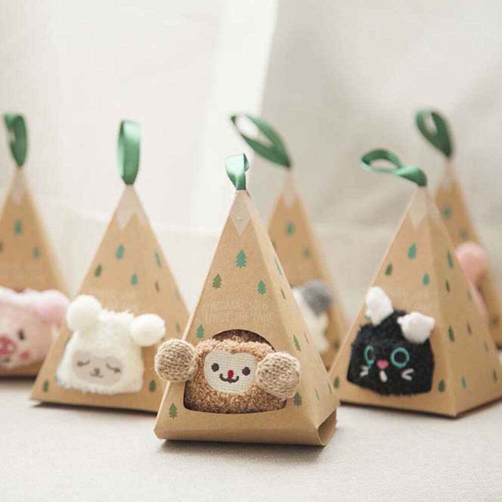 Bonito dos desenhos animados meias curtas primavera e inverno crianças bebê meias quentes adorável presente anti-skid chão menina menino boxed meia coral veludo