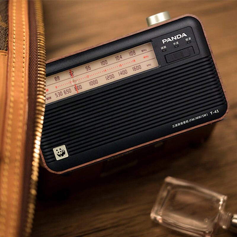 panda t -41 radio retro full-bånd halvleder gammel mann kringkasting frekvensmodulering