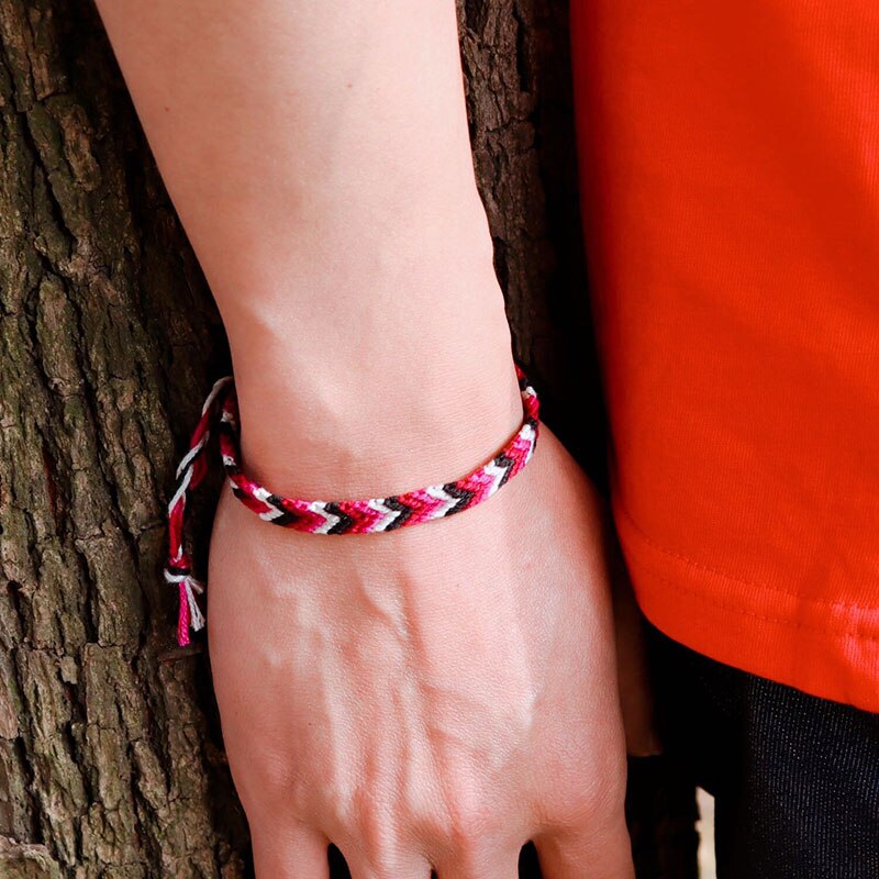 Bohemen Handgemaakte Touw Armbanden Verstelbare Lgbt Braslet Yoga Meditatie Sieraden Accessoires Tibetaanse Armband Homme Vrouwen Pulseras: Rose Red