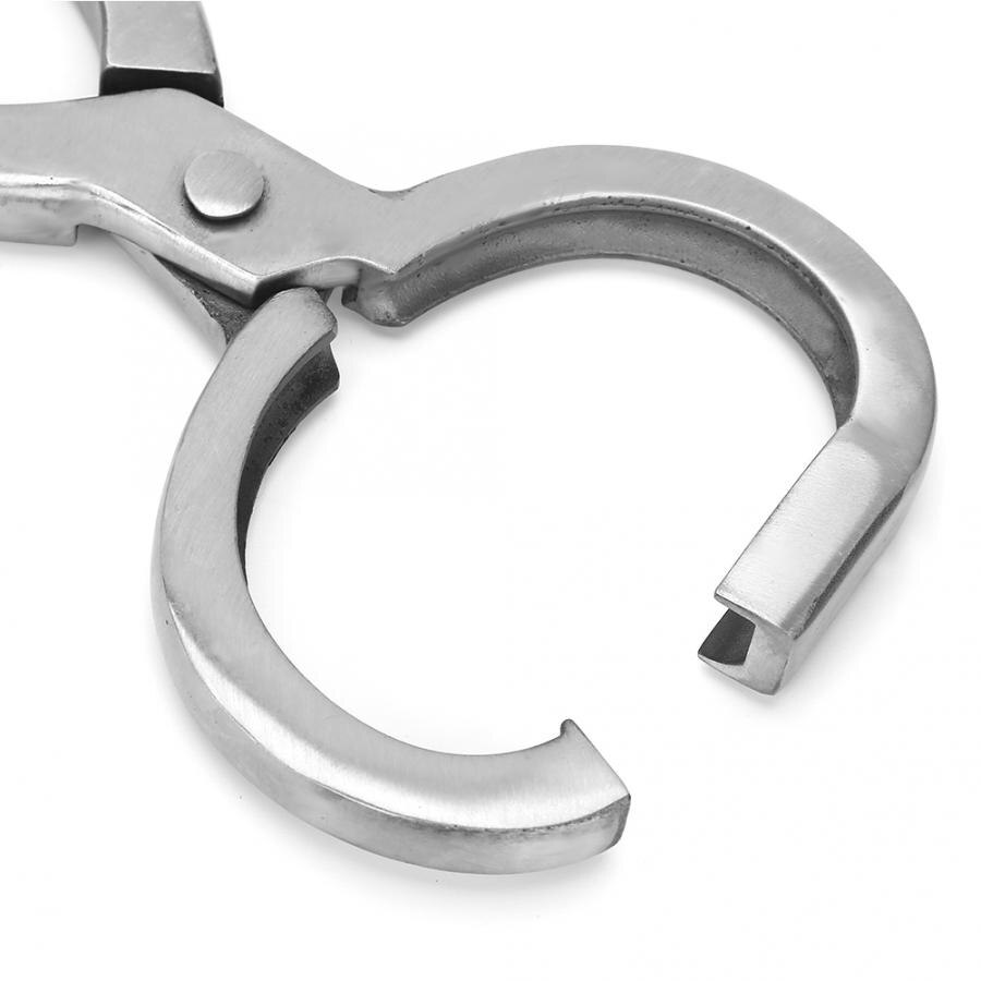 Transportmiddelen voor boerderijdieren, neusringen voor koeien, metalen ponstangen voor dieren, veehouderij-uitrusting, trekgereedschappen