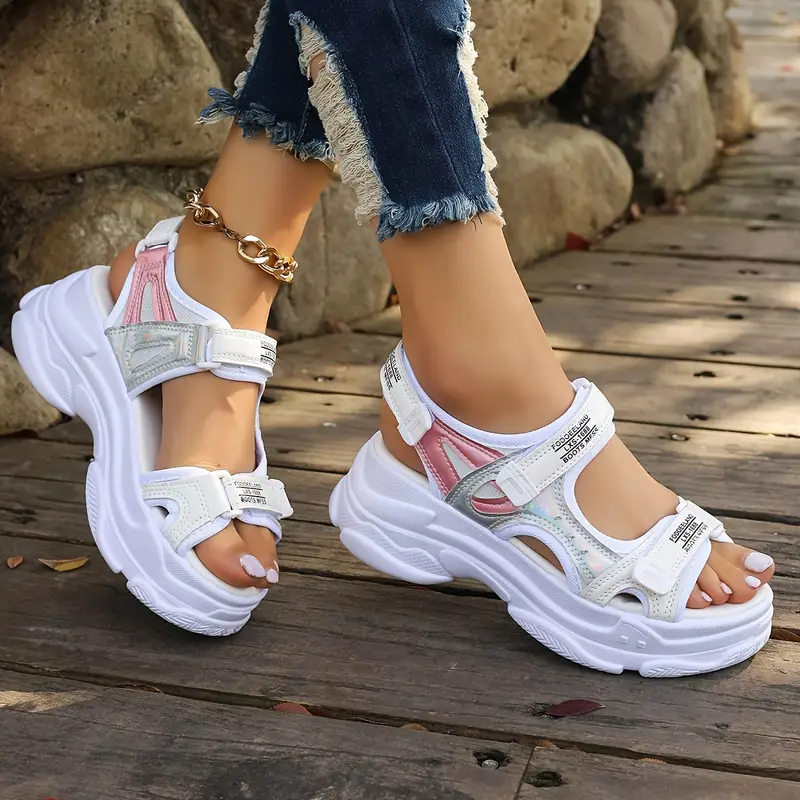 Nueva de verano, cómodas sandalias resistentes al desgaste de suela gruesa que mejoran la altura, zapatos deportivos informales antideslizantes para la playa para mujer