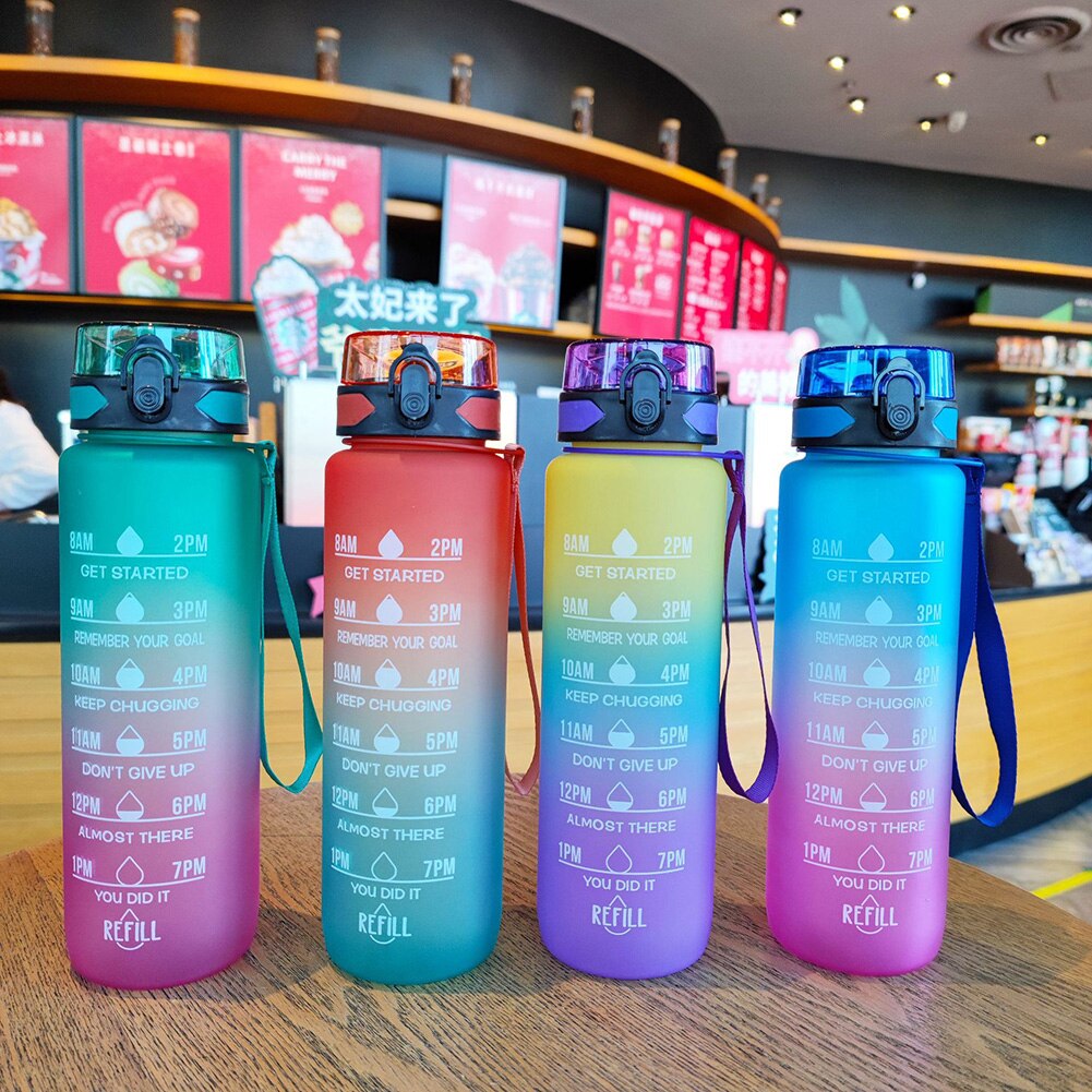 2L Wasser Flasche Stroh Tasse Große Kapazität Hohe Temperatur Kunststoff Wasser Tasse Zeit Skala matt draussen Sport Schüler Paar Tasse