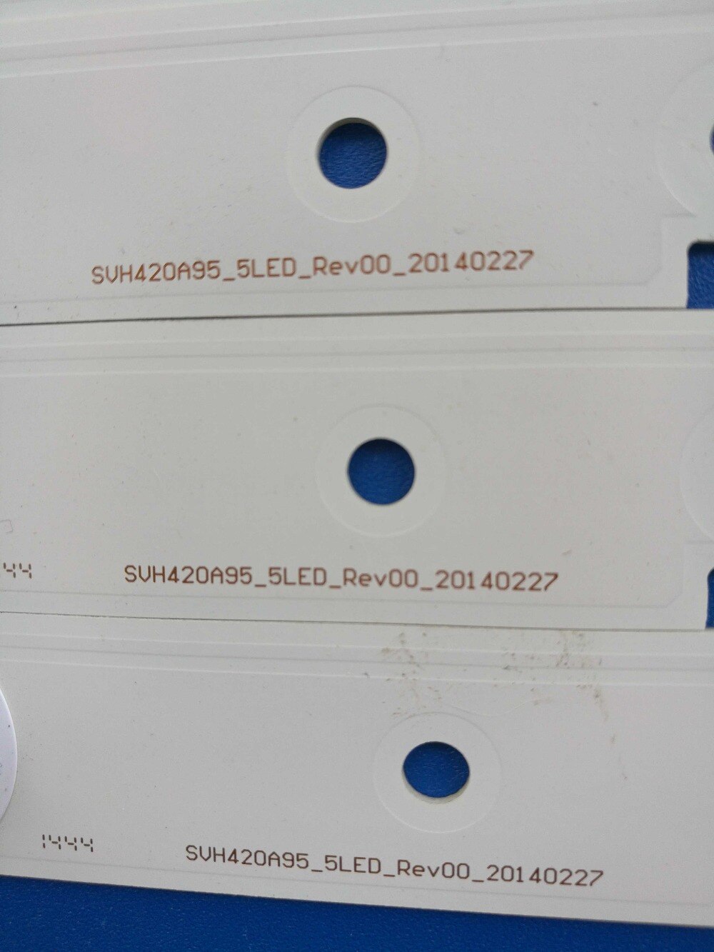 9Pieces LED Backlight screenFor LED42EC290N led strip SVH420A95_5LED_Rev00_20140227 1set=9pcs 1pcs=5led