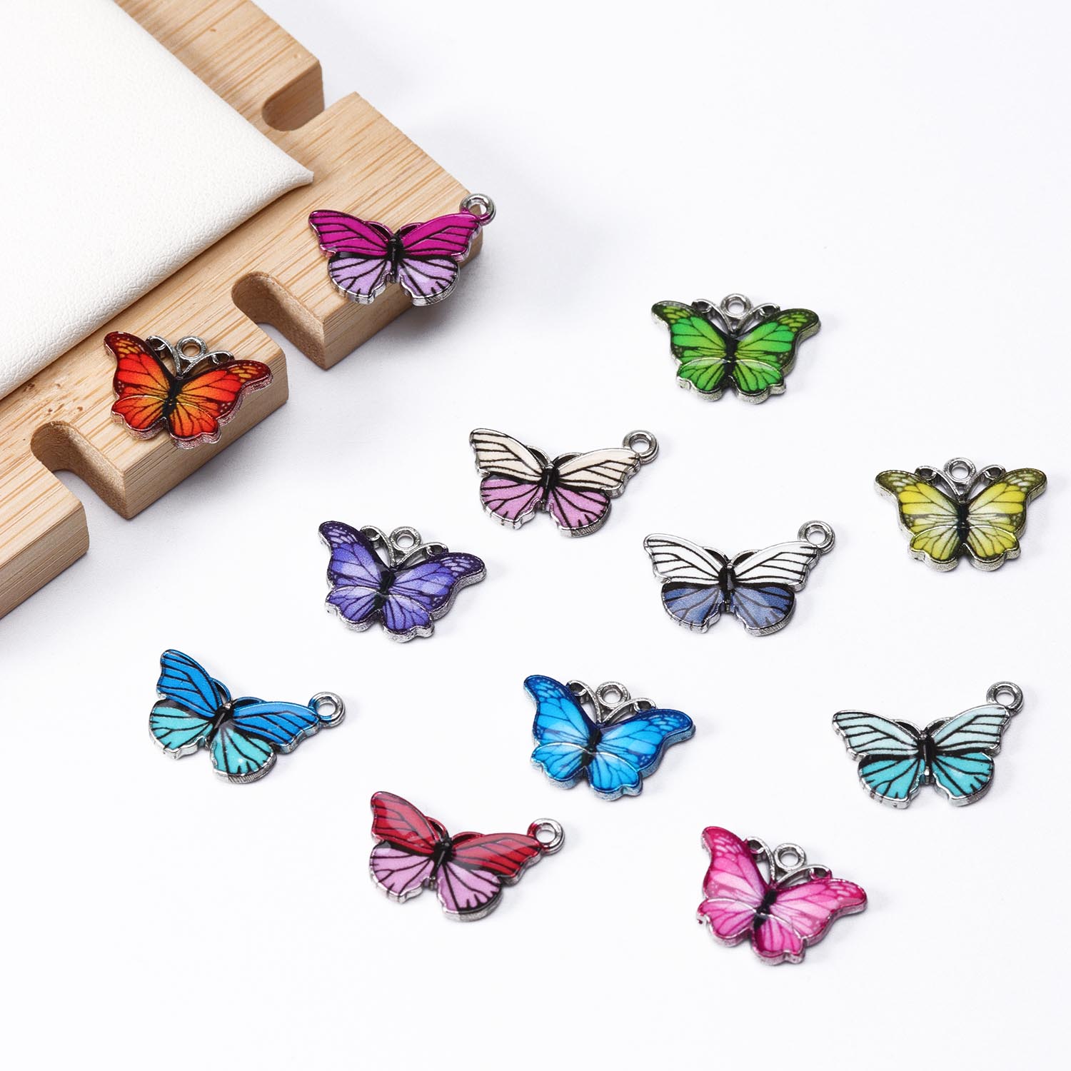 10 pezzi di Fascino Del Pendente Della Farfalla Colourful Goccia di Olio Animale Del Pendente Per La Collana Orecchino Monili Che Fanno I Risultati FAI DA TE Fornitore