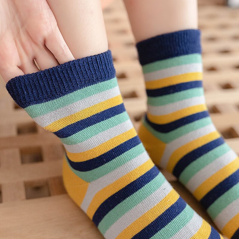 Baby jungen Baumwolle Socken Schüler Socken Boden freundlicher Nette dinosaurier streifen Socken Herbst Winter Frühling Art Mädchen Sport Socke