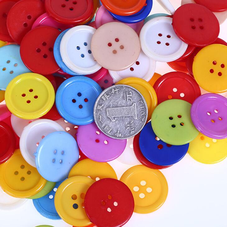 100 Bunte Knöpfe aus Acryl und Kunstharz Kinder Babykleidung Kinderknöpfe Rund 2-Loch Kunststoff mit Aufbewahrungsbox Mix Farbe für DIY Nähen Basteln Verzieren Handwerk Deko(14mm,5 Farben