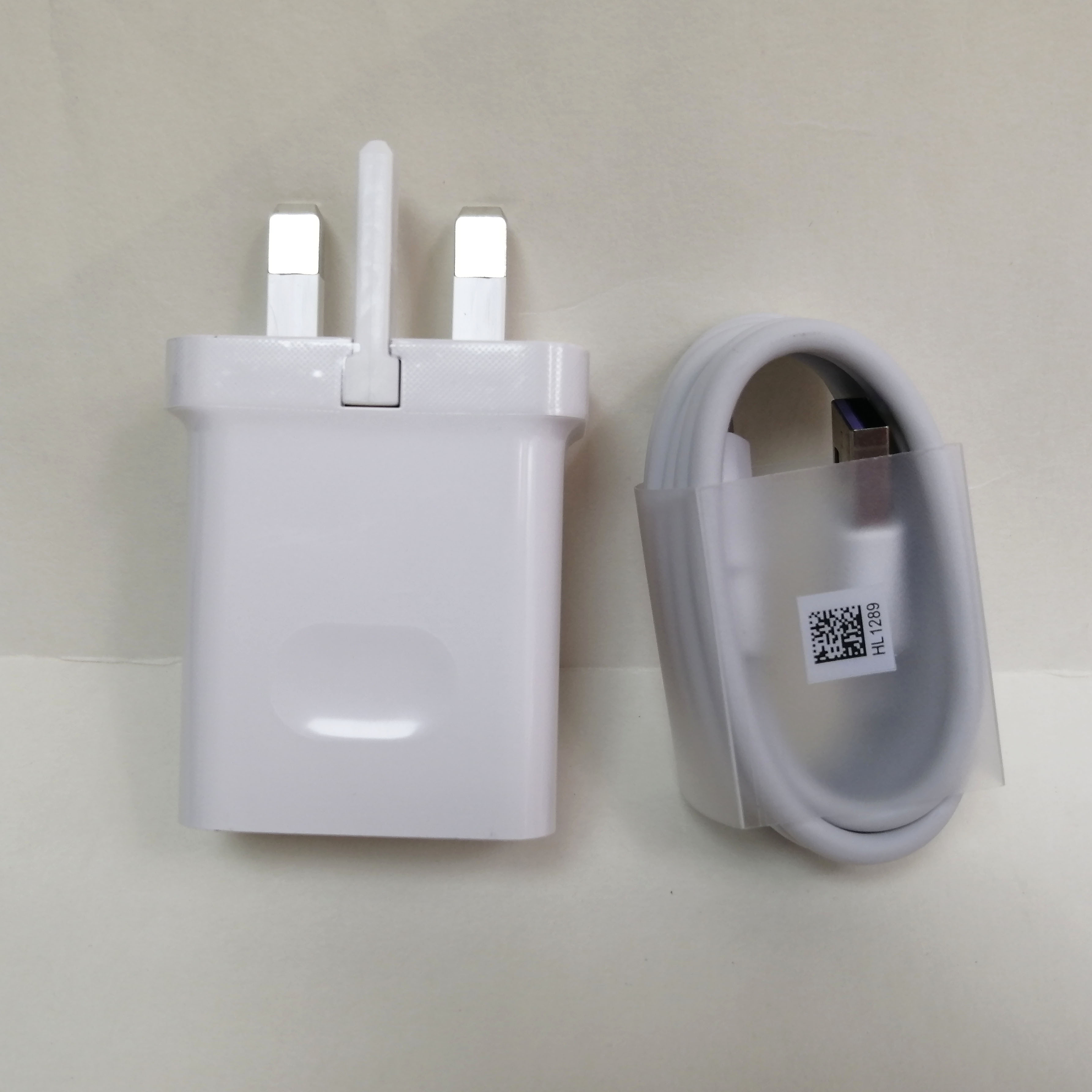 Originele Huawei Usb Charger Muur Travel Supercharge 5V4.5A 5A Usb Type C Kabel P20 Pro Lite P10 P9 Plus Mate 10 Pro Mate 9 Pro: UK Charger and Cable