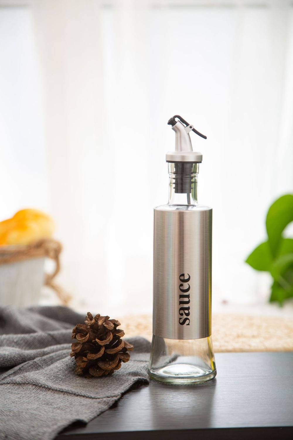 300 ML Cucina in Acciaio Inox Bottiglia di Olio di Vetro a prova di Perdite salsa Di Soia Aceto Ampolla Bagagli distributore Utile Utensili Da Cucina: Sauce