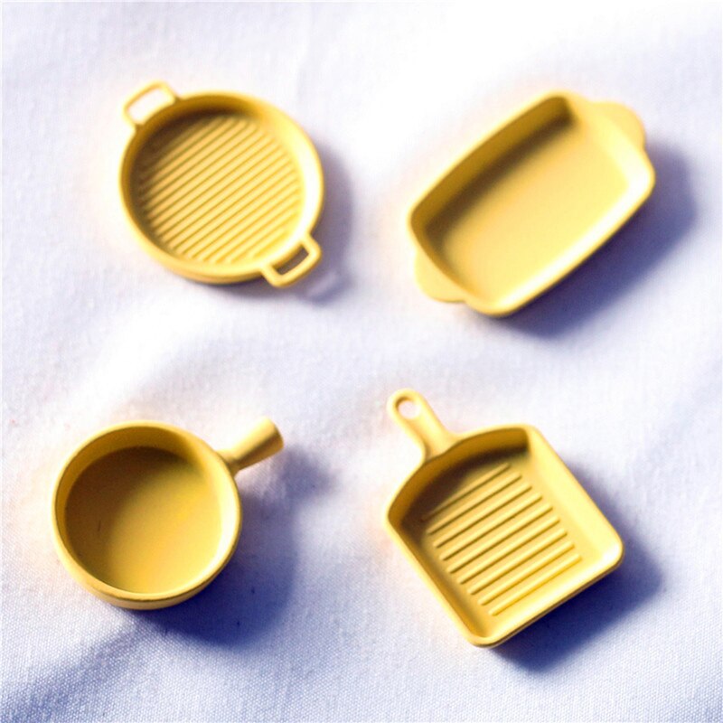4 Pcs/Set Doll House Baking Pan Japanese Steak Pan Miniature Kitchen Model Doll House Accessories: Yellow