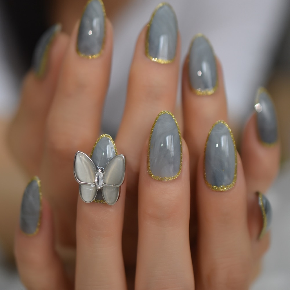 Legeret sommerfugl nail art falske negle marmor medium stilleto tryk på fingernegle med guld streg