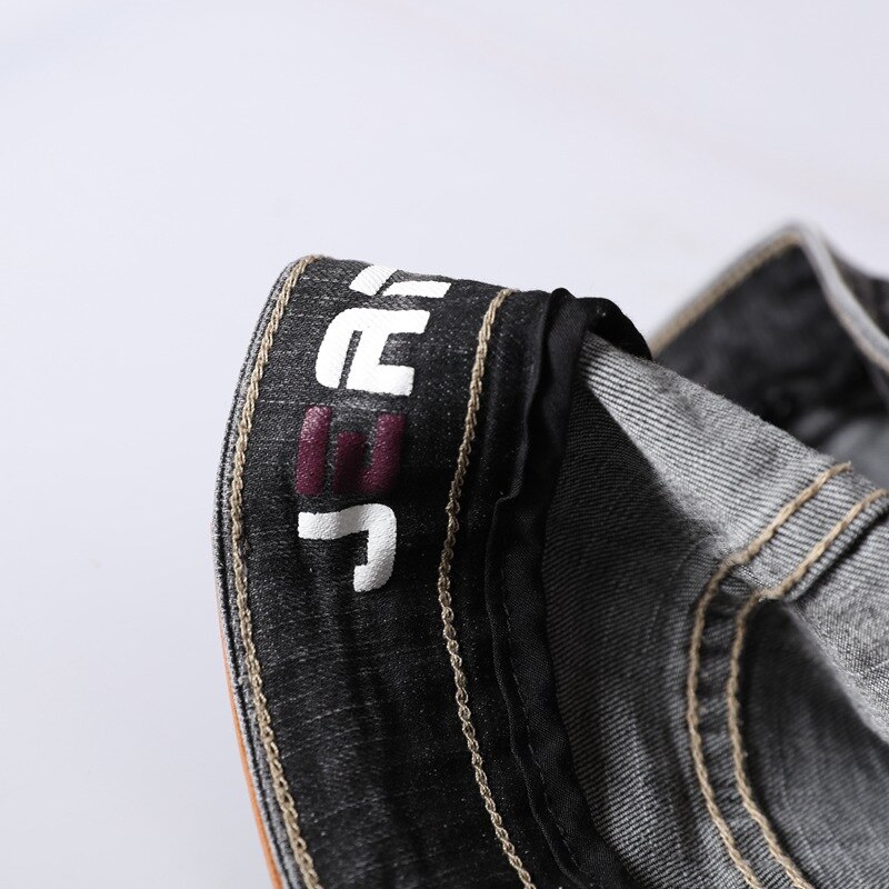 Gewassen italiaanse herenjeans van het merk balplein, rechte pasvorm, distressed en gescheurde jeans voor heren.