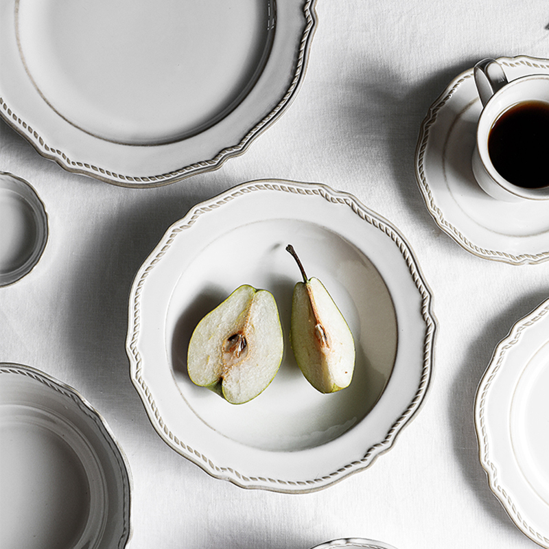 Retro Embossing Bone China Dinner Plates Flower Shape Wedding White Charger Plate Bowls Dishes and Plates Sets Kitchen Supplies