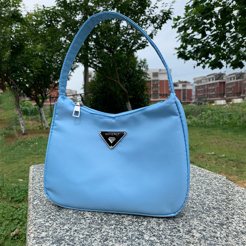 Rétro sacs pour femmes sacs à main de luxe et sac à main en Nylon femmes petit sac à bandoulière couleur bonbon embrayages Vintage Armpites sac à main: Blue handbag