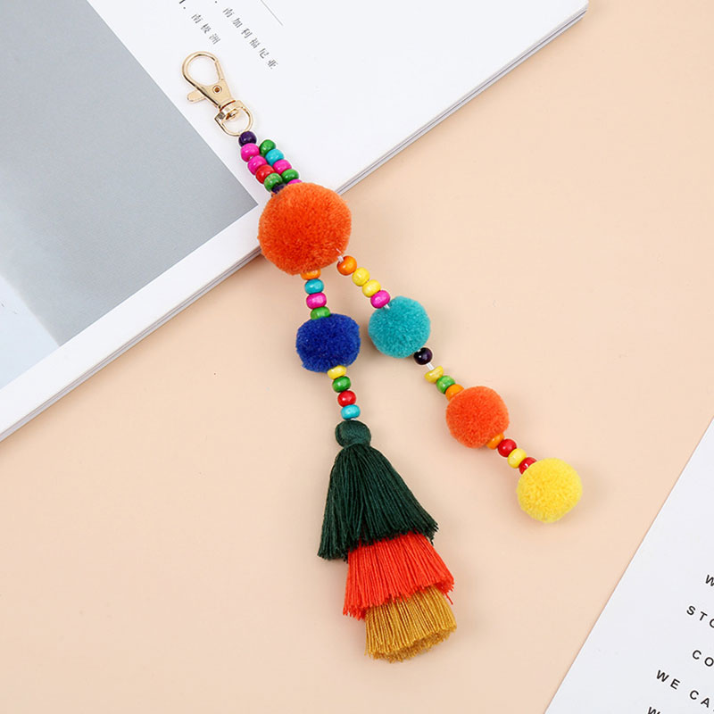 1pc Boho Style Colorful Keychains Wooden Beads Pompom Keyring With Rainbow Tassel Jewelry For Summer Women: Red