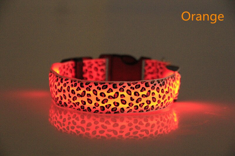 Collar luminoso LED para perro y mascota, arnés de seguridad para caminar al aire libre, con pajarita, brillante, para cachorro de leopardo