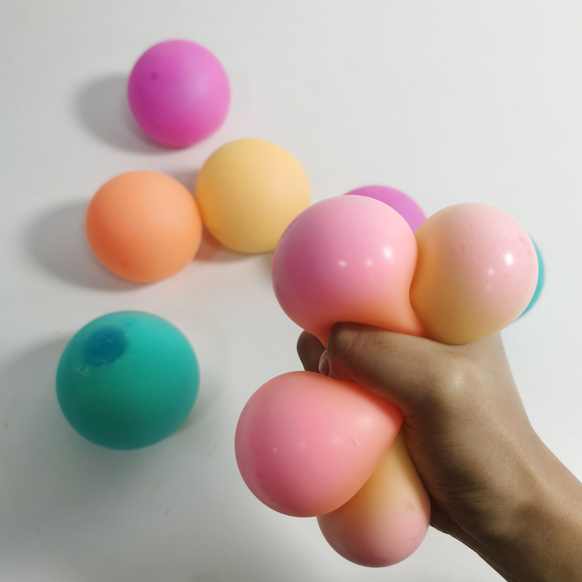 Fidget Speelgoed 6/6.5Cm Stress Ballen Voor Kinderen Volwassenen Creatieve 4.5/6Cm Regenboog Antistress Bal Kleur Veranderende Knijpen Toy