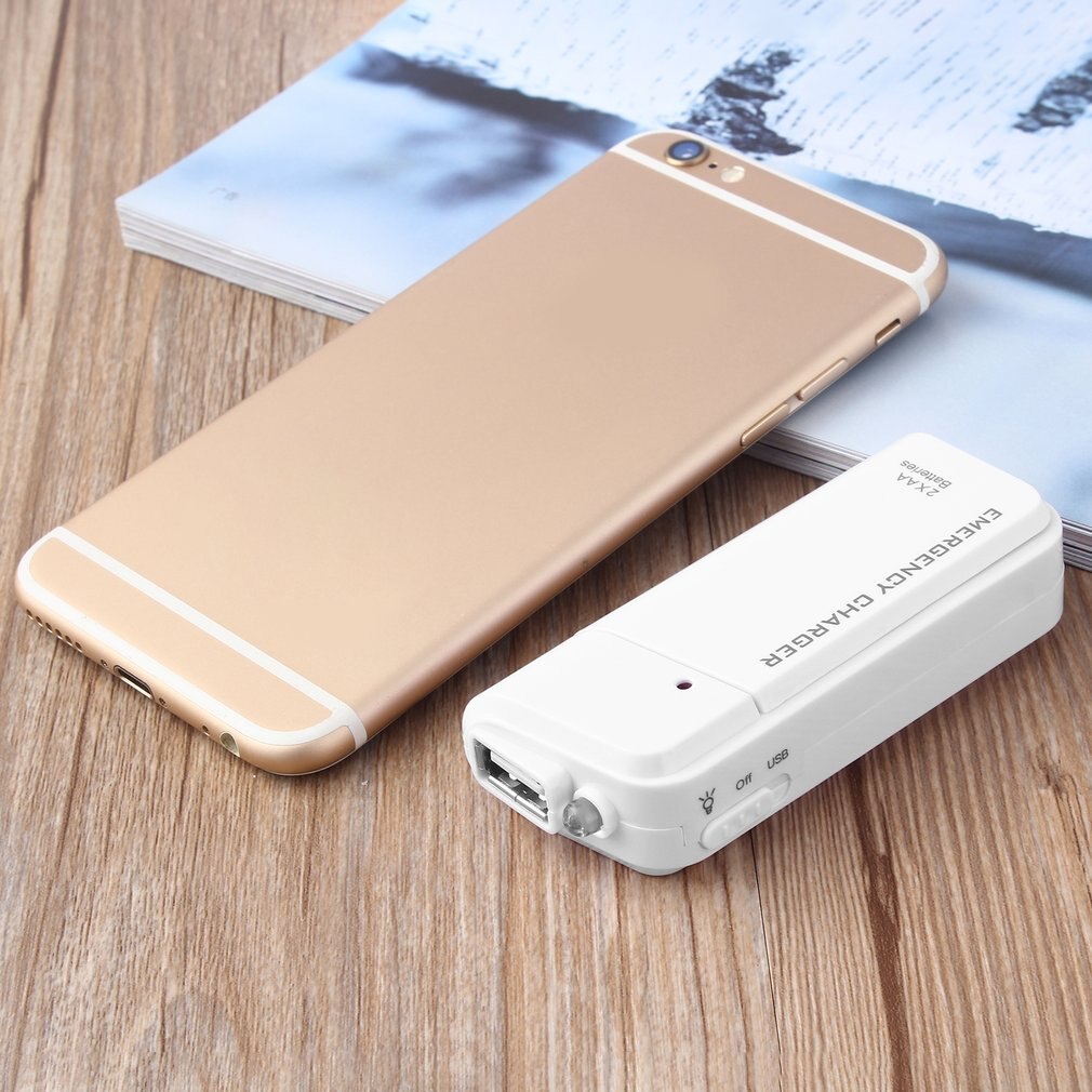 Universeller tragbarer usb-notfall-akku-verlängerungslader mit 2 aa akkus für iphones und mobiltelefone  mp3 mp4 weiß