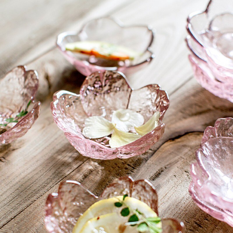 Japanese Hammered Sakura Small Glass Dish Sakura Shaped Salad Glass Seasoning Dishes Home Sauce Fruit Sala Dish